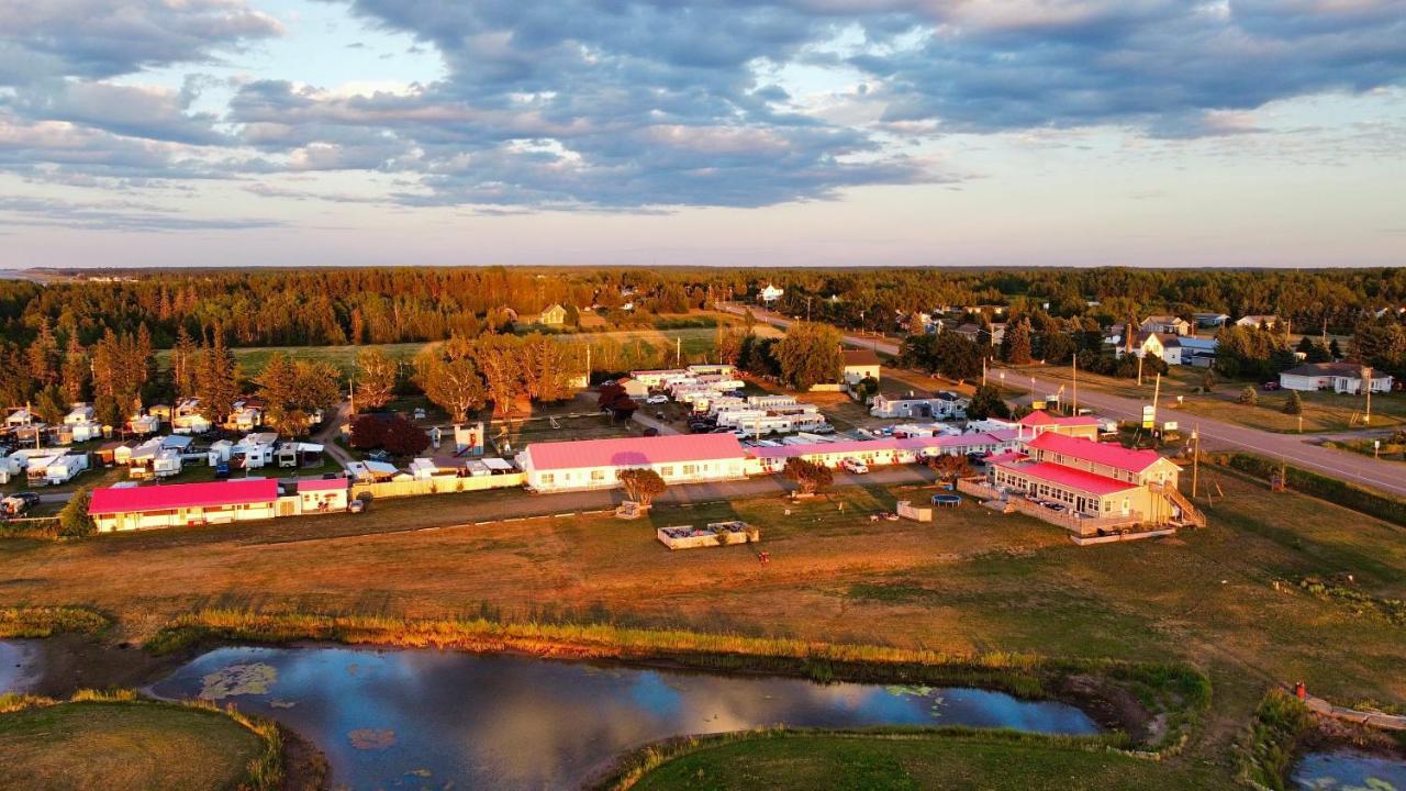 The Waterfront Motel Grand Barachois Eksteriør bilde