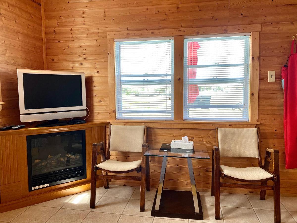 The Waterfront Motel Grand Barachois Eksteriør bilde