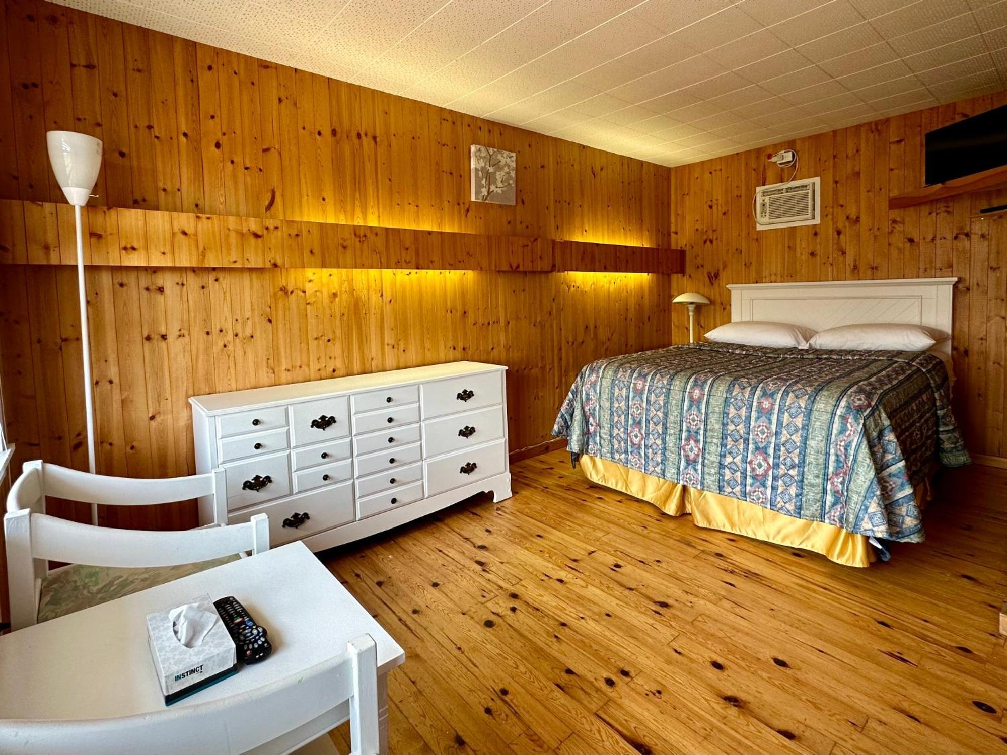 The Waterfront Motel Grand Barachois Eksteriør bilde