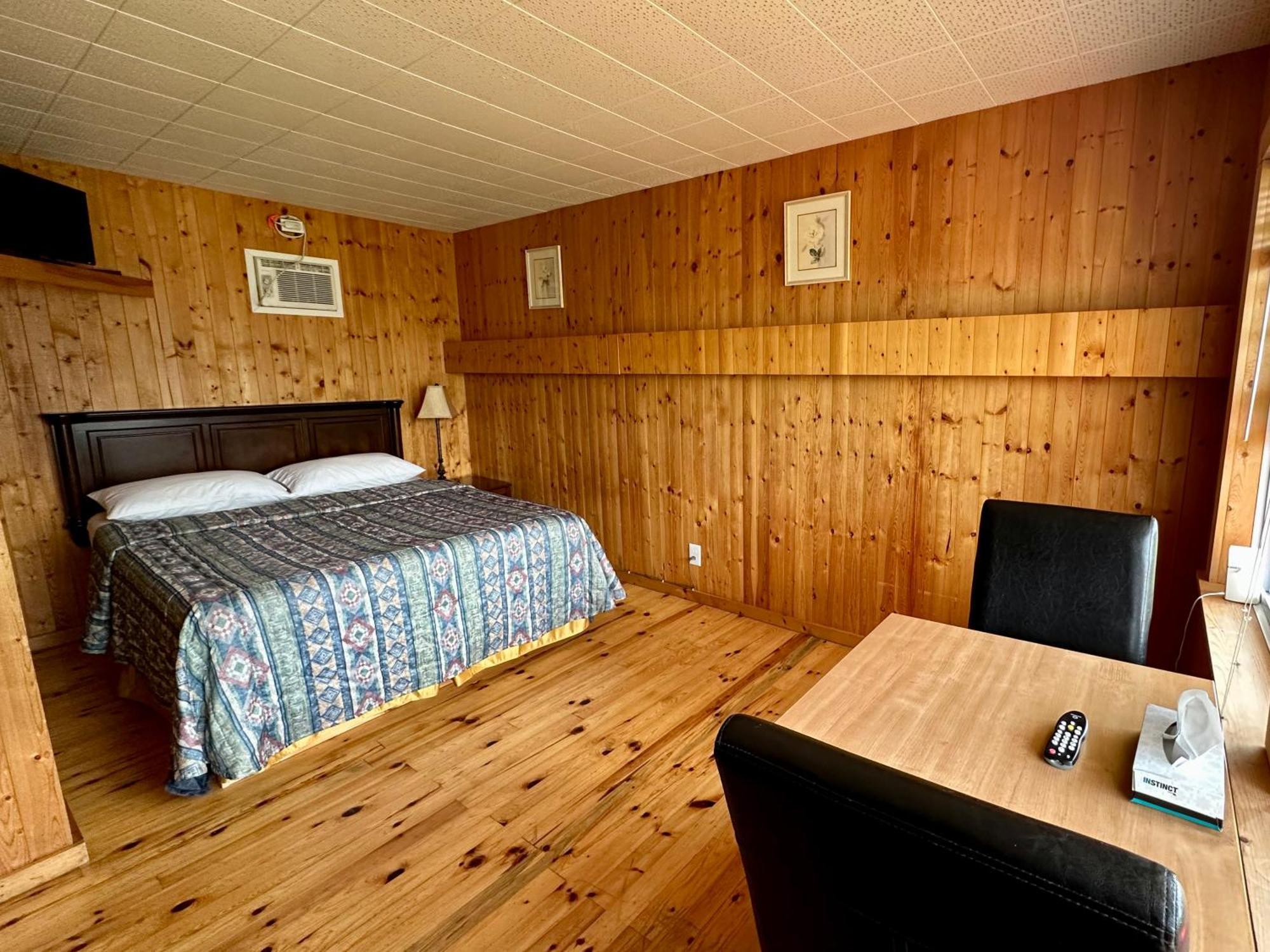 The Waterfront Motel Grand Barachois Eksteriør bilde